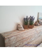 Meuble de chambre réalisé en bois de palettes recyclées.